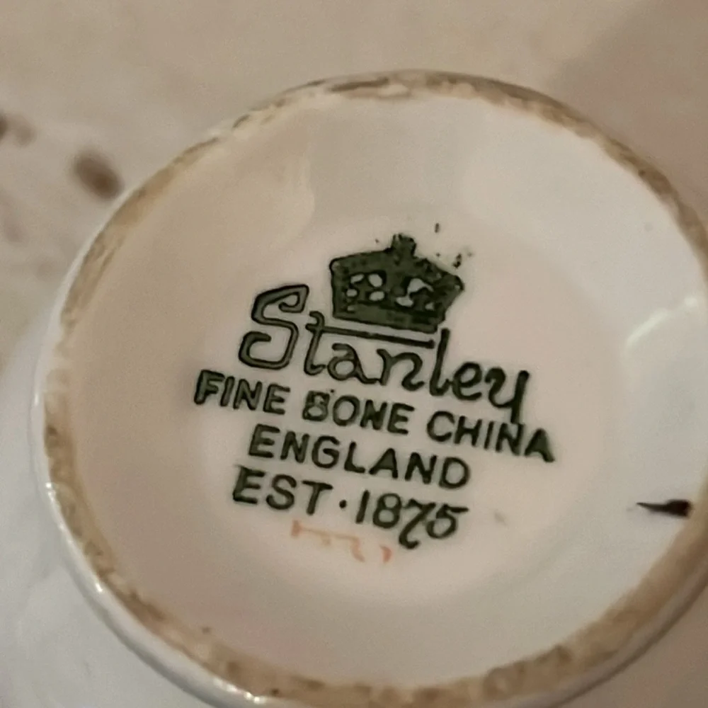 Vintage Stanley England fine bone china small violet teacup and saucer - Picture 5 of 8